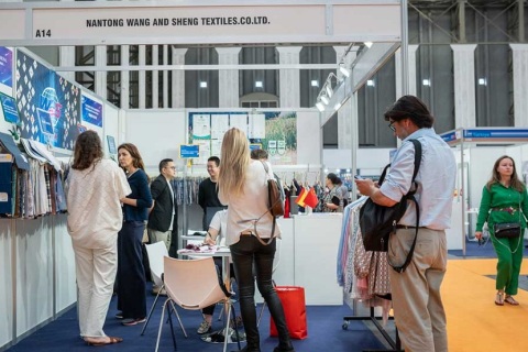 西班牙巴塞罗那服装及纺织面料展展会现场图片