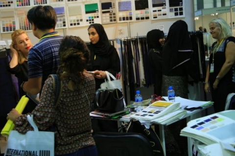 中东迪拜纺织服装面料家纺鞋包袋展览会展会现场图片