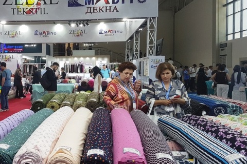 乌兹别克斯坦纺织服装面料展览会展会现场图片