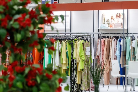 俄罗斯纺织品及服装全产业链展览会展会现场图片