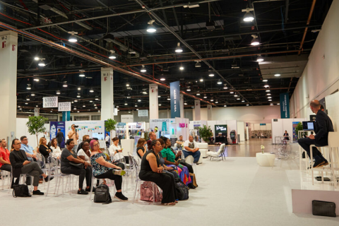 美国纽约秋季服装展展会现场图片