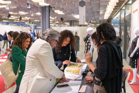 意大利佛罗伦萨纺织纱线展览会展会现场图片