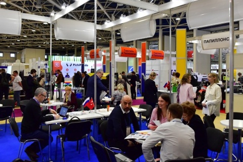 俄罗斯莫斯科纺织机械展览会展会现场图片