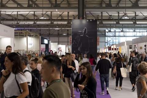 意大利米兰时尚服装及珠宝配饰展展会现场图片