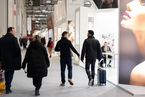 意大利米兰时尚服装及珠宝配饰展展会现场图片