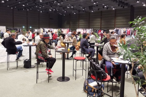 日本大阪服装成衣展览会展会现场图片