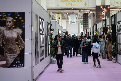 土耳其伊兹密尔婚纱礼服展览会展会现场图片