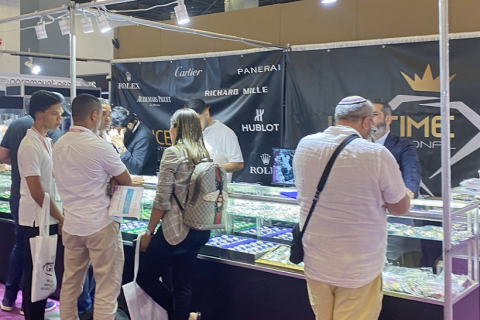 美国迈阿密珠宝钟表暨古董展览会展会现场图片