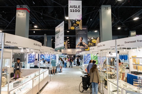 美国迈阿密珠宝钟表暨古董展览会展会现场图片