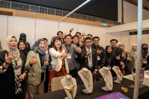 马来西亚槟城黄金宝石珠宝展览会展会现场图片