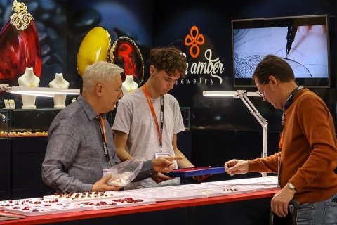 波兰琥珀及珠宝展览会展会现场图片