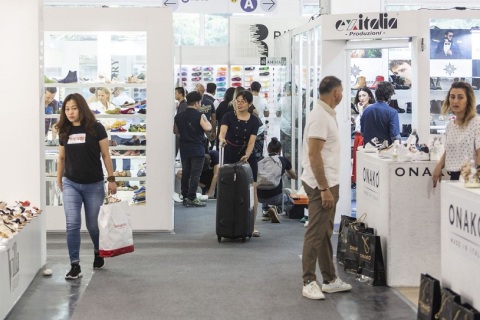 意大利加答鞋展览会展会现场图片