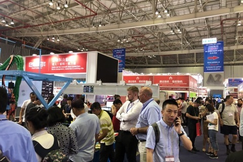 越南河内鞋类、皮革制成品、鞋材鞋机展览会展会现场图片