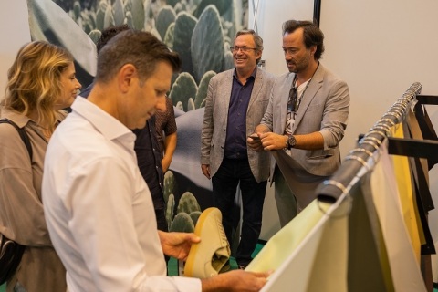 西班牙马德里皮革、鞋机、男女鞋展览会展会现场图片