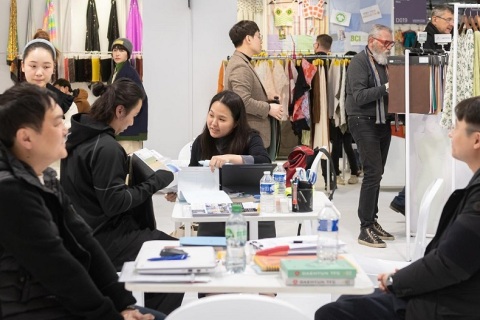 法国巴黎皮革展览会展会现场图片