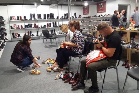 俄罗斯欧洲鞋首发系列展览会展会现场图片