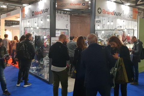 意大利米兰琳琅沛丽皮革展览会展会现场图片