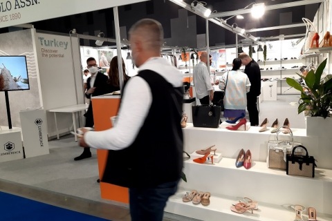 俄罗斯欧洲鞋首发系列展览会展会现场图片