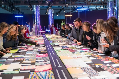 意大利科莫纺织印花展览会展会现场图片