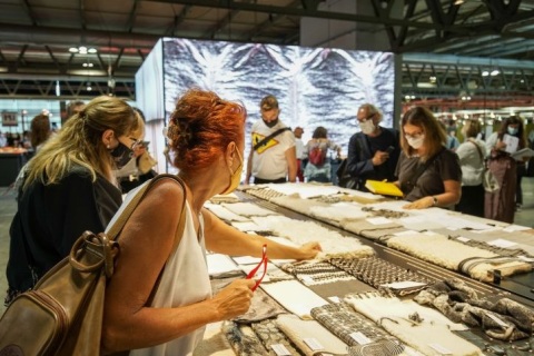 意大利科莫纺织印花展览会展会现场图片