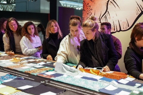 意大利科莫纺织印花展览会展会现场图片