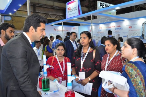 印度实验室仪器及分析生物展展会现场图片