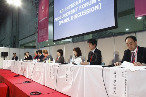 日本东京制药原料展览会展会现场图片