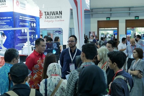 印尼医疗器械及实验室设备展览会展会现场图片