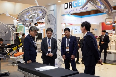 韩国釜山医疗器械及实验室展览会展会现场图片