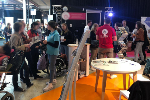 法国里昂残疾人康复保健展览会展会现场图片