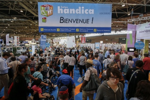 法国里昂残疾人康复保健展览会展会现场图片