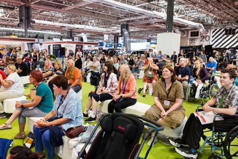英国伯明翰国际医疗保健复健展览会展会现场图片