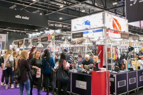 英国伦敦美发沙龙展览会展会现场图片