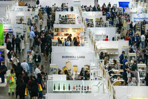 美国纽约品牌美容化妆品、美妆供应链展览会展会现场图片