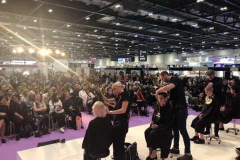 英国伦敦美发沙龙展览会展会现场图片