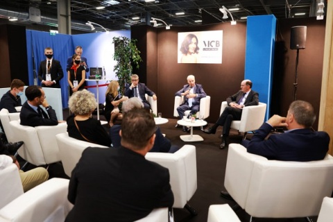 法国巴黎美容美发展览会展会现场图片