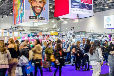 英国伦敦美发沙龙展览会展会现场图片