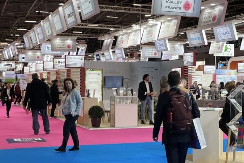 法国欧洲个人护理及化妆品原料展览会展会现场图片