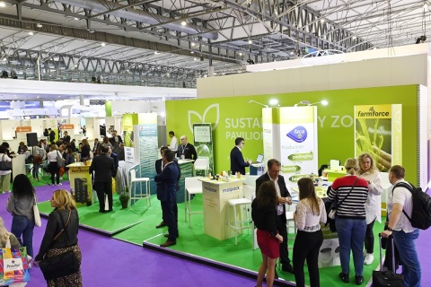 法国欧洲个人护理及化妆品原料展览会展会现场图片