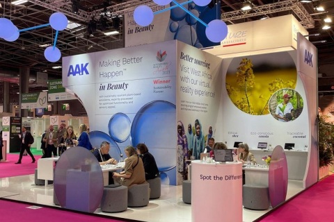 法国欧洲个人护理及化妆品原料展览会展会现场图片