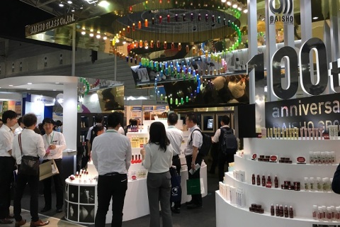 日本横滨化妆品原料与技术展览会展会现场图片