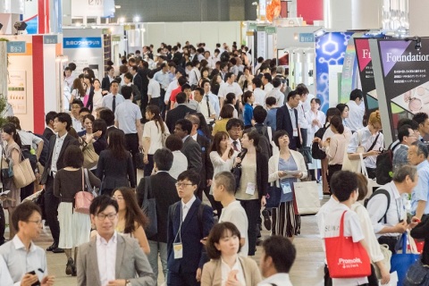 日本横滨化妆品原料与技术展览会展会现场图片