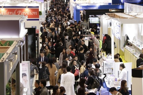 日本大阪化妆品展览会展会现场图片