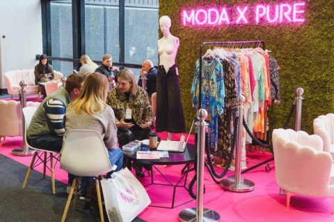 英国伯明翰消费品礼品展览会春季展会现场图片