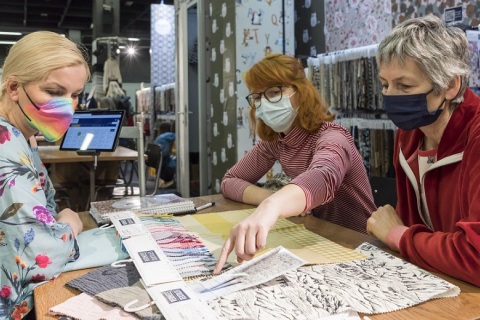 美国创意手工艺品、纺织品展览会展会现场图片