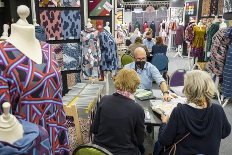 美国创意手工艺品、纺织品展览会展会现场图片