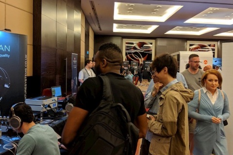 英国伦敦HiFi耳机展览会展会现场图片