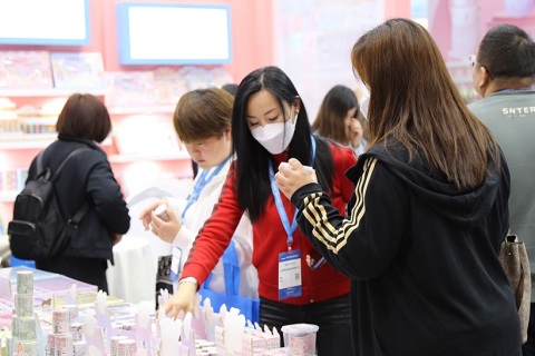 印尼东盟文具礼品博览会IASGE展会现场图片