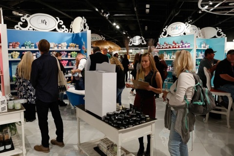 美国拉斯维加斯家具及家居装饰展展会现场图片