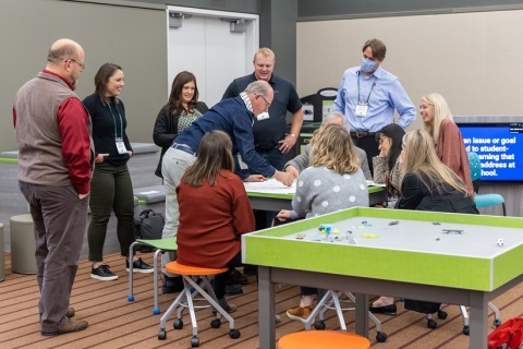 美国教育装备及学校用品展展会现场图片